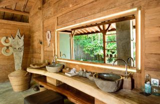 Fall in love with the details. Be one with nature with our outdoor bathrooms: A feeling you won't forget.⠀ ⠀ #BlueKarmaVillas #BlueKarmaSeminyak #BlueKarmaOracleYacht #BlueKarmaSecrets #BlueKarmaWellness #BlueKarmaUbud #Umalas #Bali #PrivateVillasBali #LuxuryVillasBali #BathroomInspiration #Relaxing #BaliVacation #BaliTrip #Seminyak